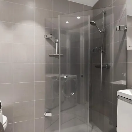 Luxe Royal King Bed Stylish אוסלו