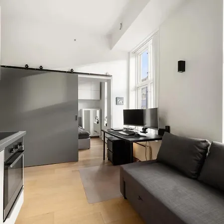 Luxe Royal King Bed Stylish אוסלו