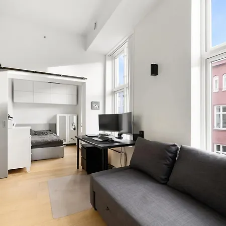 Luxe Royal King Bed Stylish דירה