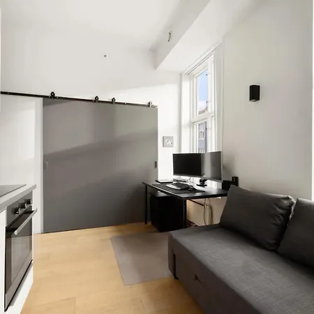 Luxe Royal King Bed Stylish Apartment Oslo